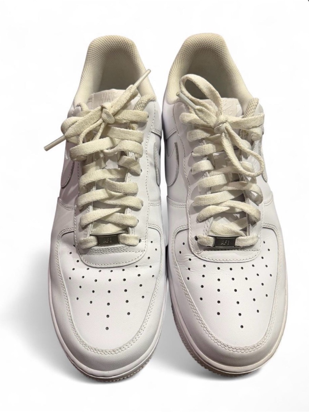 Nike Air Force 1 Low “Triple White”